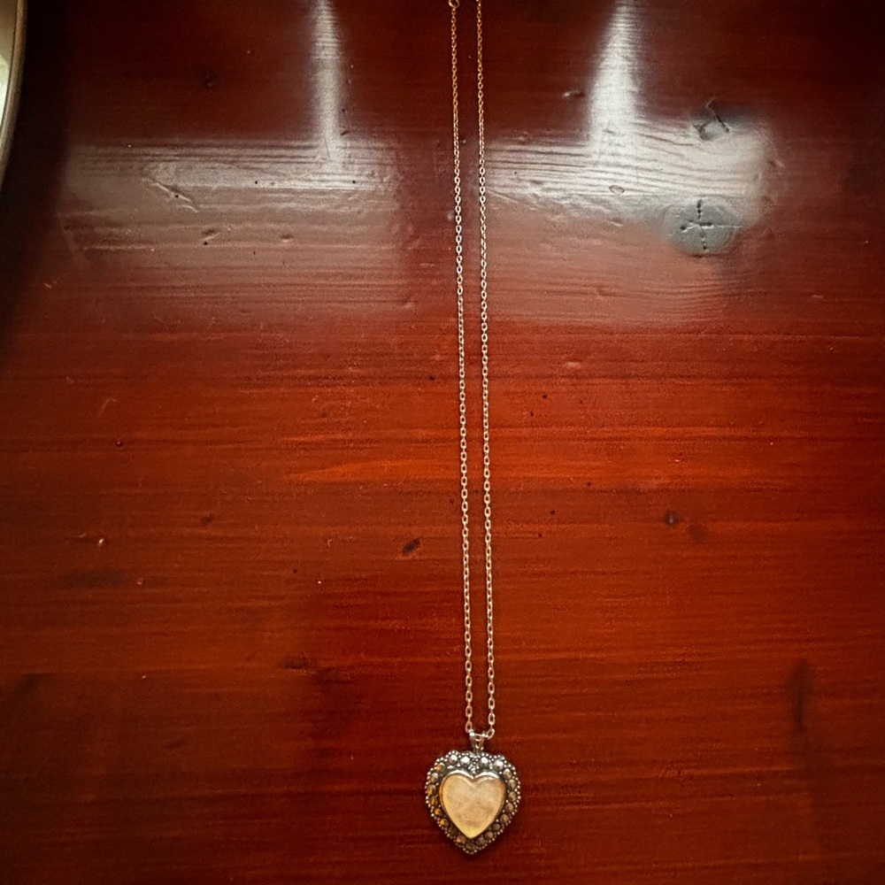 Avon Silver-Tone Heart Necklace with Mother-of-Pearl Center - Picture 2 of 3